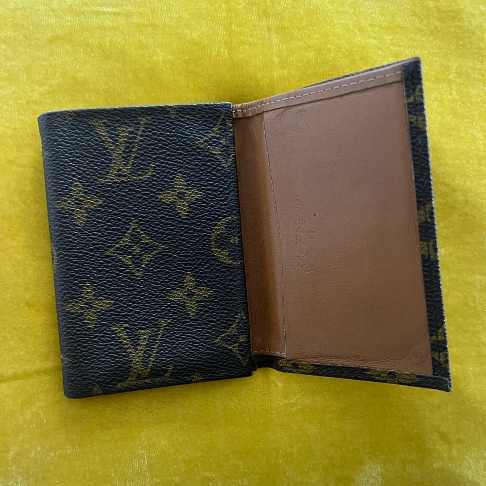 Louis Vuitton Trifold Wallet Engraving “Saks Fifth Avenue 72” Vintage Designer - Picture 4 of 6
